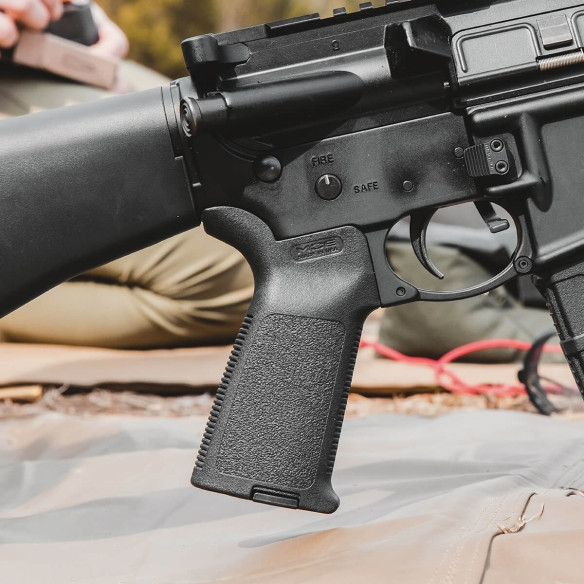 Pistolová rukojeť Magpul MOE pro AR-15 č.8