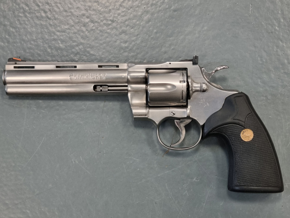 Revolver Colt Python 6" - KOMISE