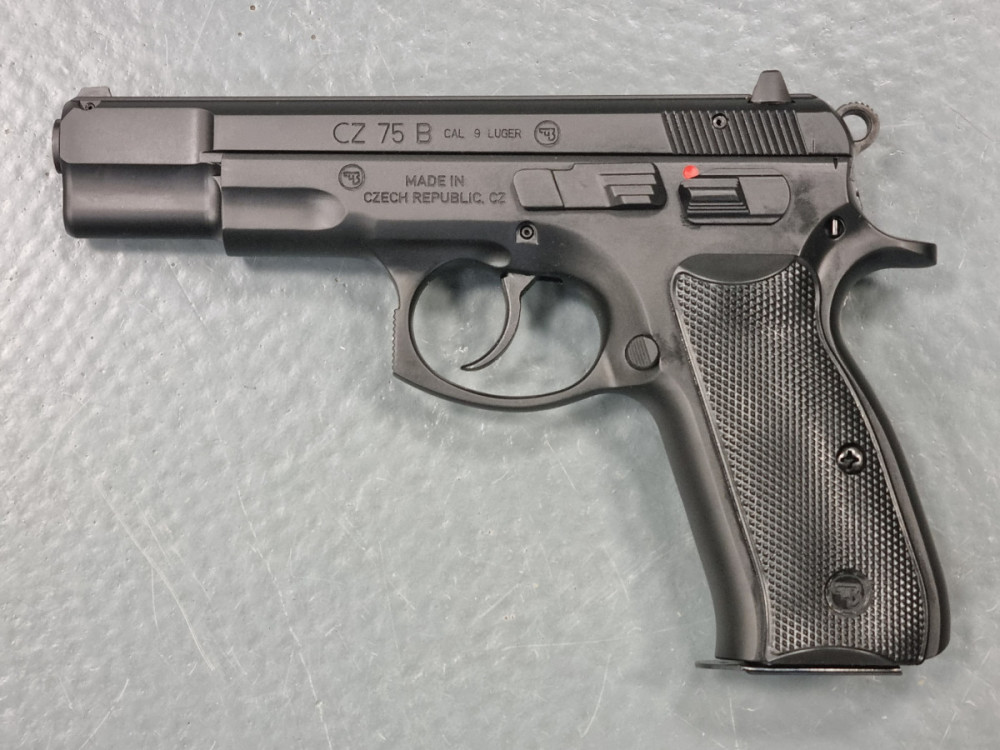 Samonabíjecí pistole CZ 75 B